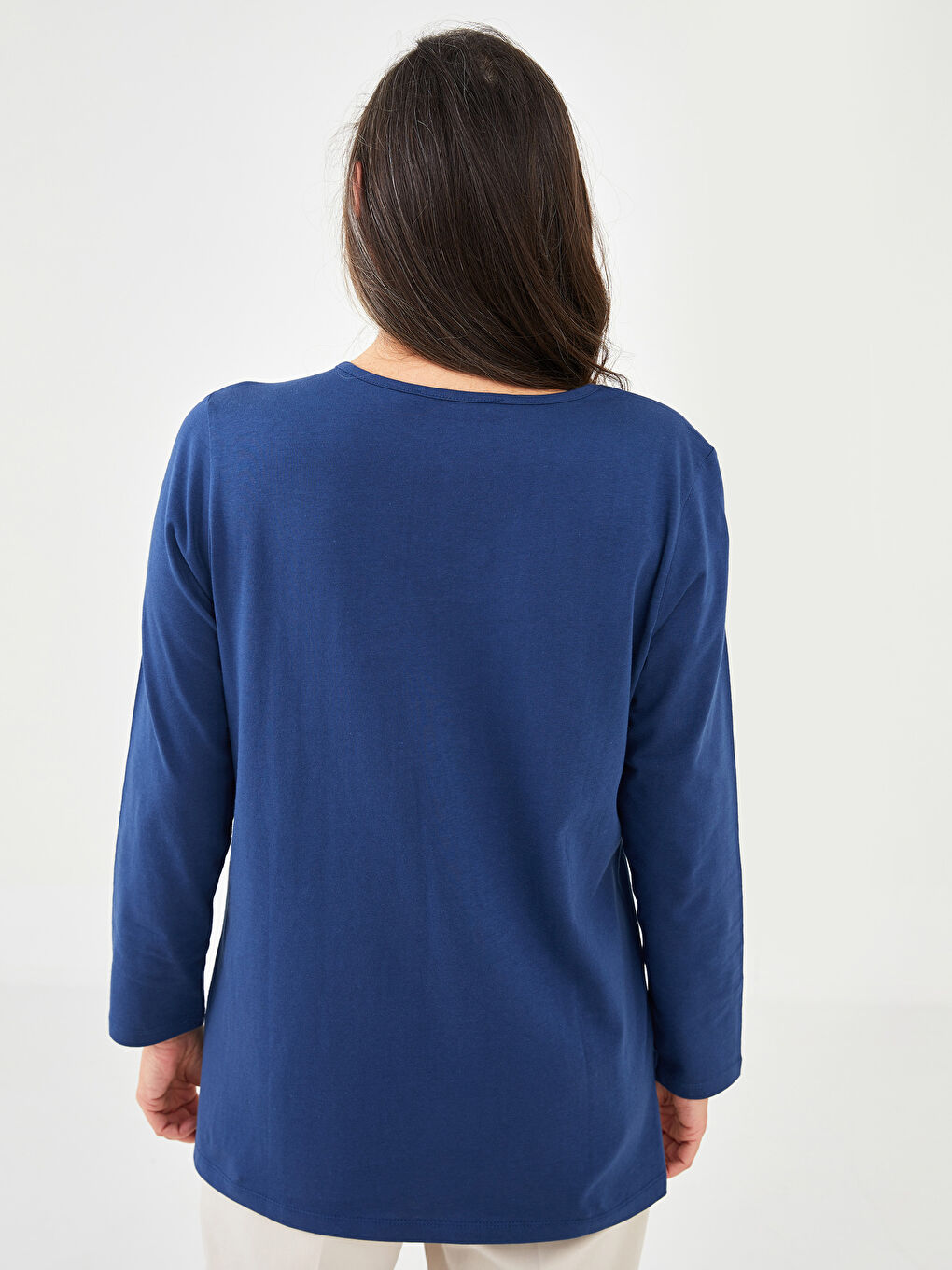 İndigo V Yaka Düz Uzun Kollu Pamuklu Kadın Tişört-4