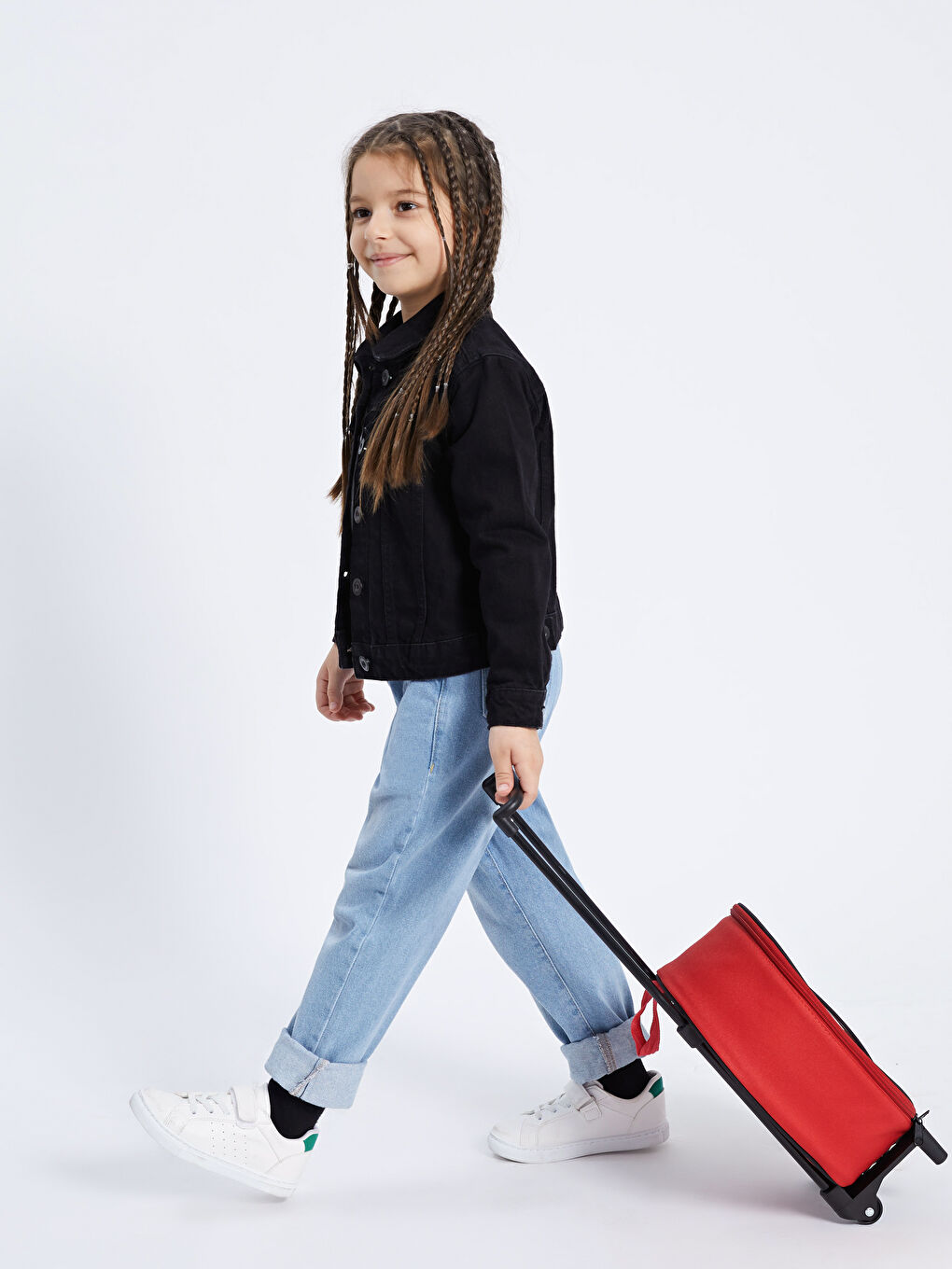 شنطة سفر بعجل للبنات مرخصة من ديزني - ميني ماوس