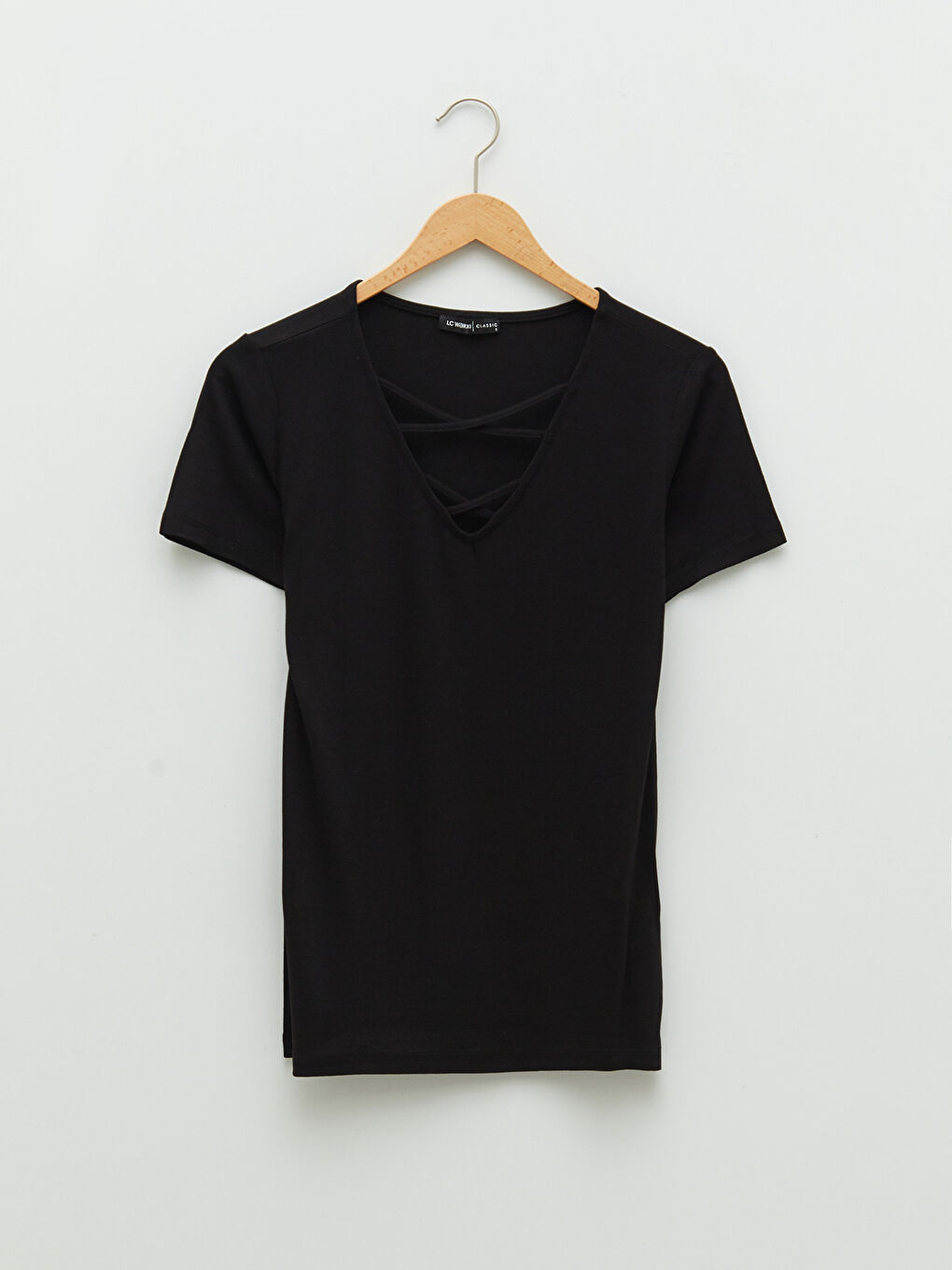 Siyah V Yaka Düz Kısa Kollu Krep Kadın Tişört