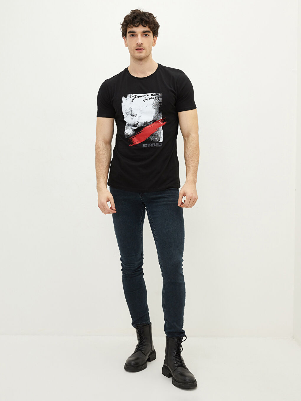 Siyah Bisiklet Yaka Kısa Kollu Baskılı Penye Erkek Tişört-2