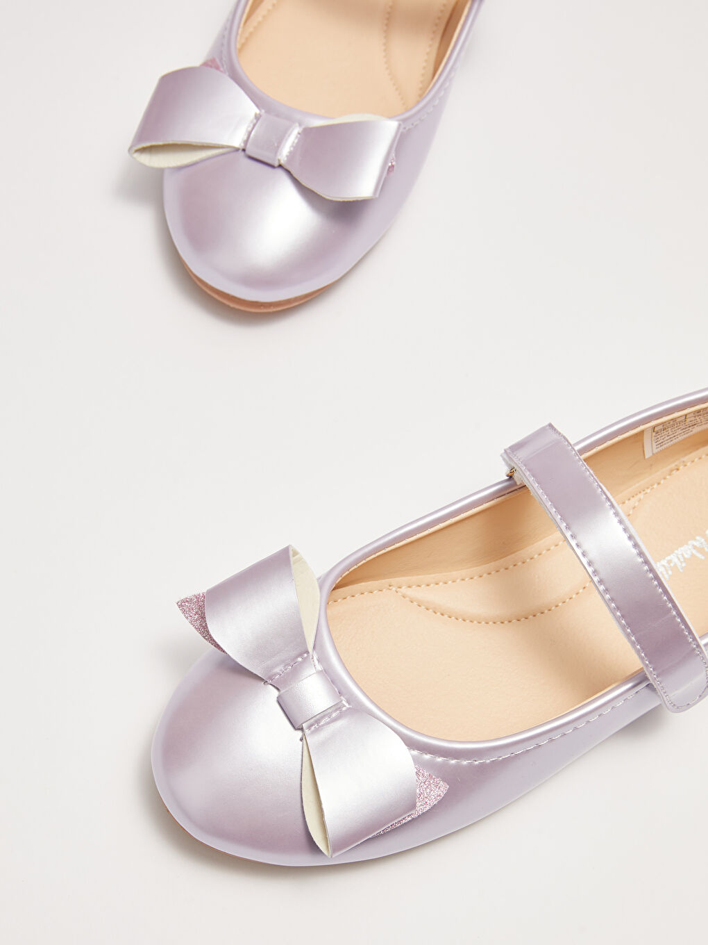 LCW STEPS Shiny Leather Look Bow Detail Velcro Fastening Girls' Flat Shoes -S2BK01Z4-FYE