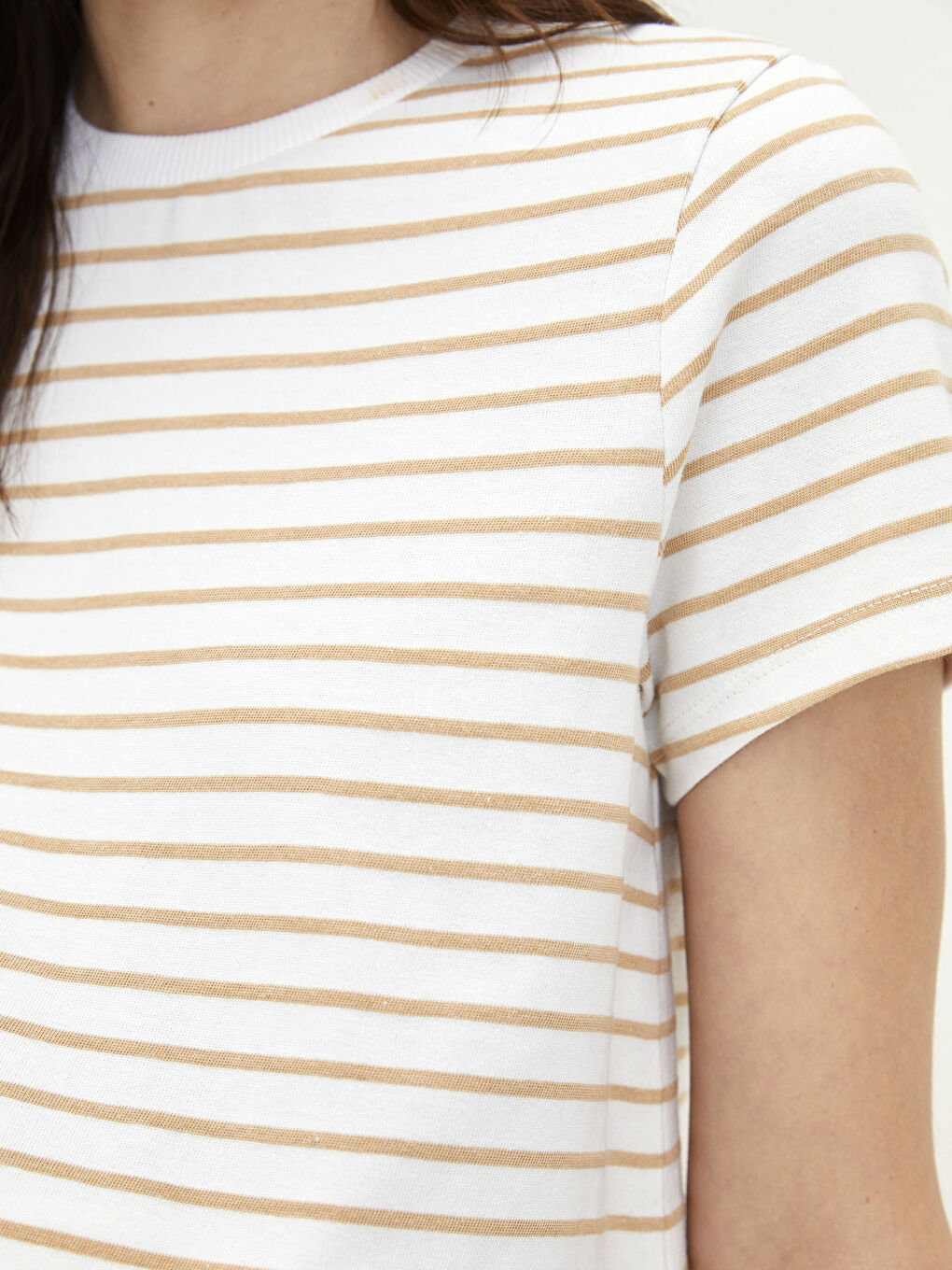 Bej Bisiklet Yaka Çizgili Kısa Kollu Hamile Tişört-3