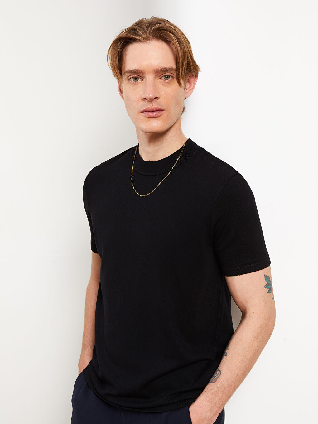 Siyah Bisiklet Yaka Kısa Kollu Erkek Triko Kazak