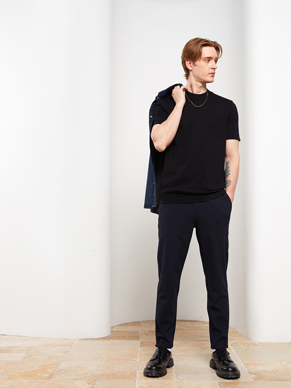 Siyah Bisiklet Yaka Kısa Kollu Erkek Triko Kazak-2