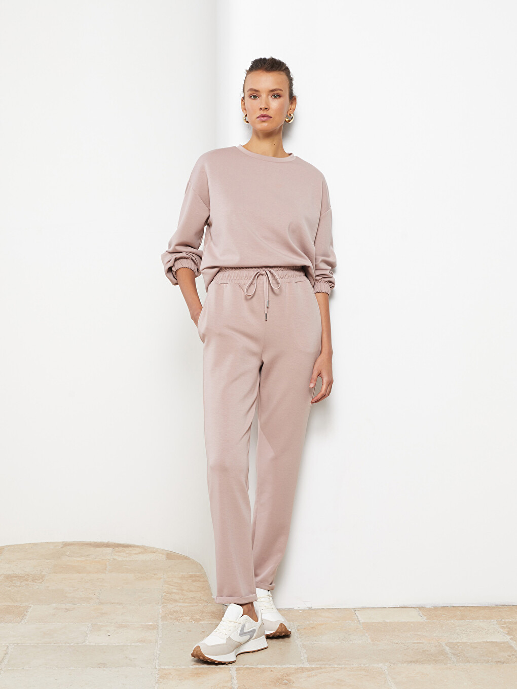 Women's Elastic Waist Straight Sweatpants