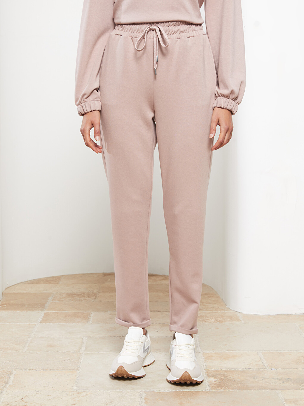 Women's Elastic Waist Straight Sweatpants-2