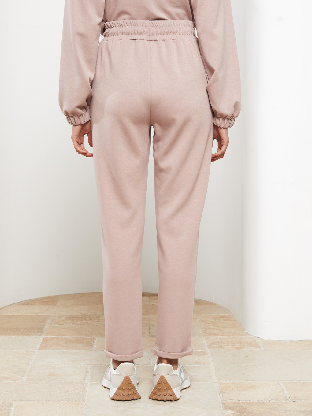 Women's Elastic Waist Straight Sweatpants-4