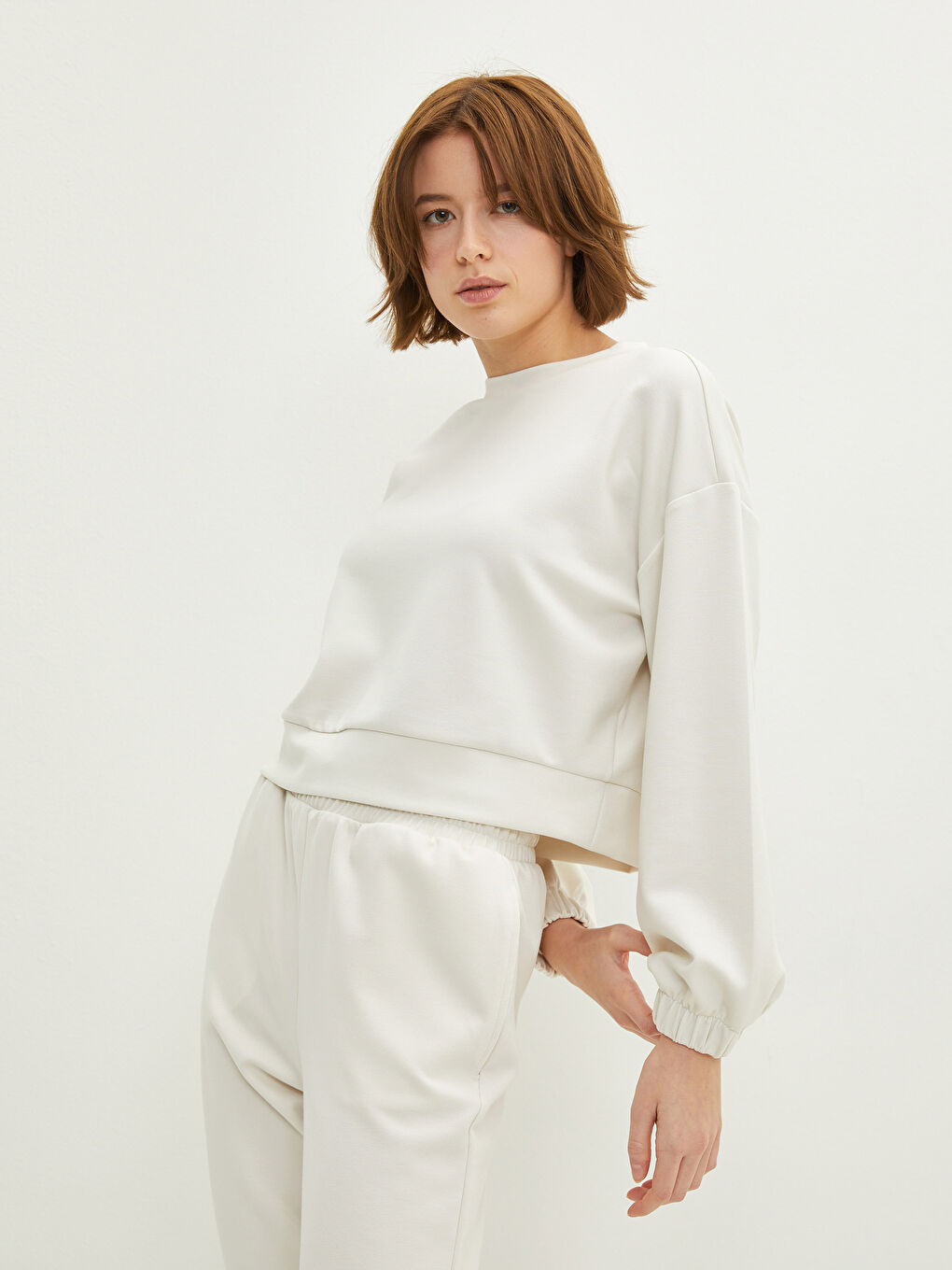 Ekru Bisiklet Yaka Düz Uzun Kollu Kadın Sweatshirt