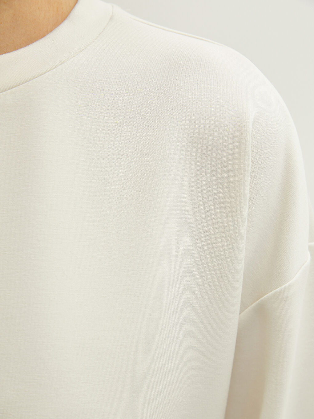 Ekru Bisiklet Yaka Düz Uzun Kollu Kadın Sweatshirt-3