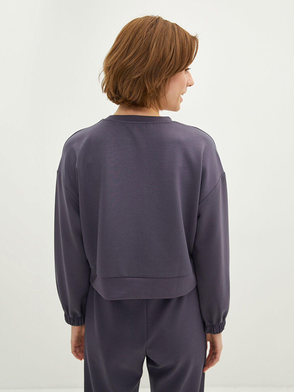 Crew Neck Plain Long Sleeve Women's Sweatshirt-4