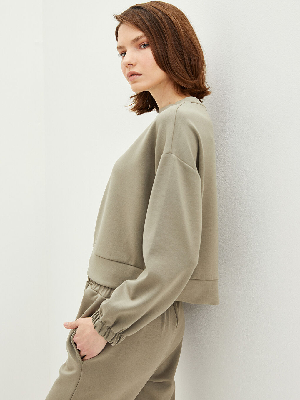 Haki Bisiklet Yaka Düz Uzun Kollu Kadın Sweatshirt-1