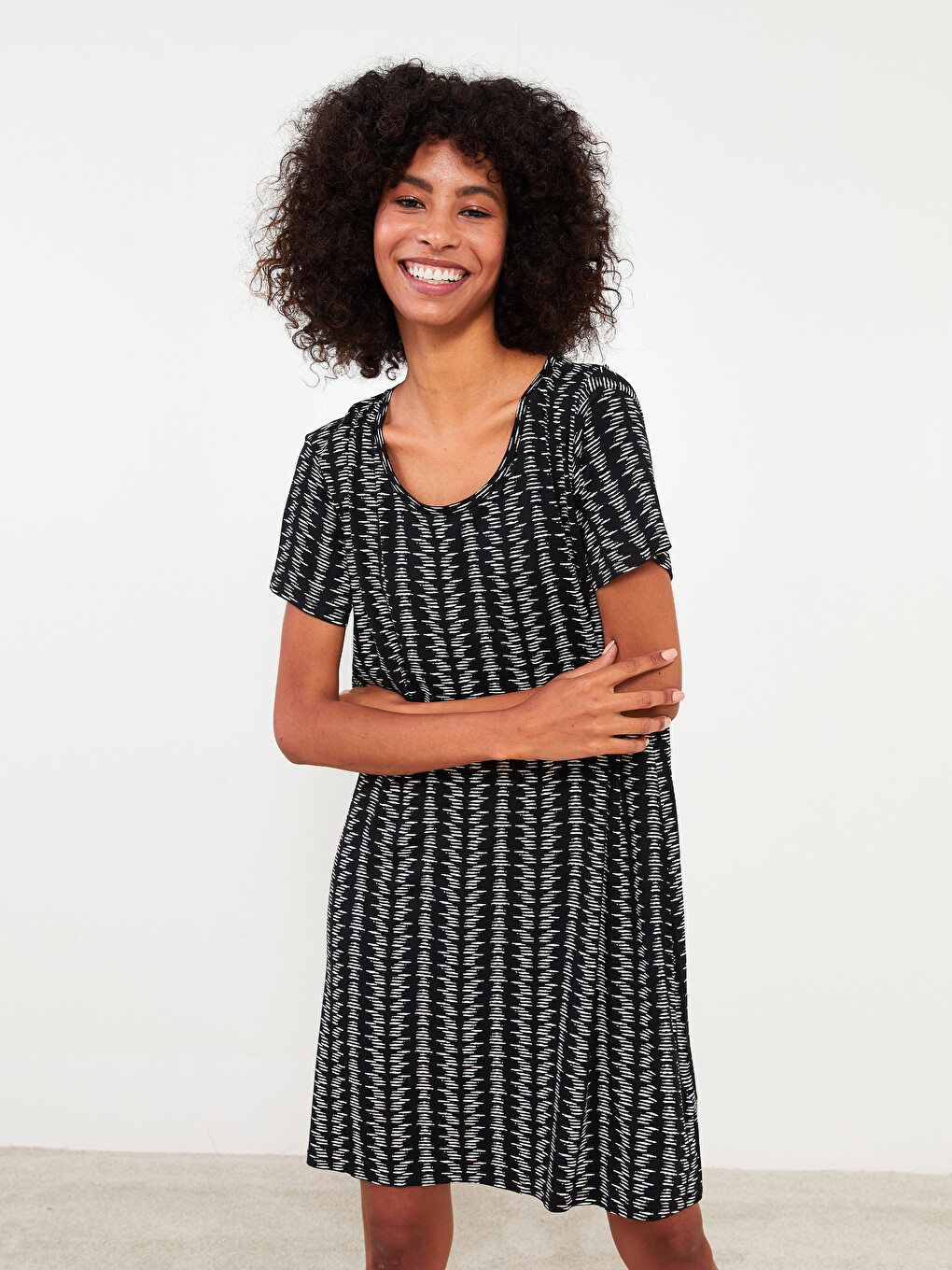 Crew Neck Patterned Short Sleeve Women's Nightdress-1
