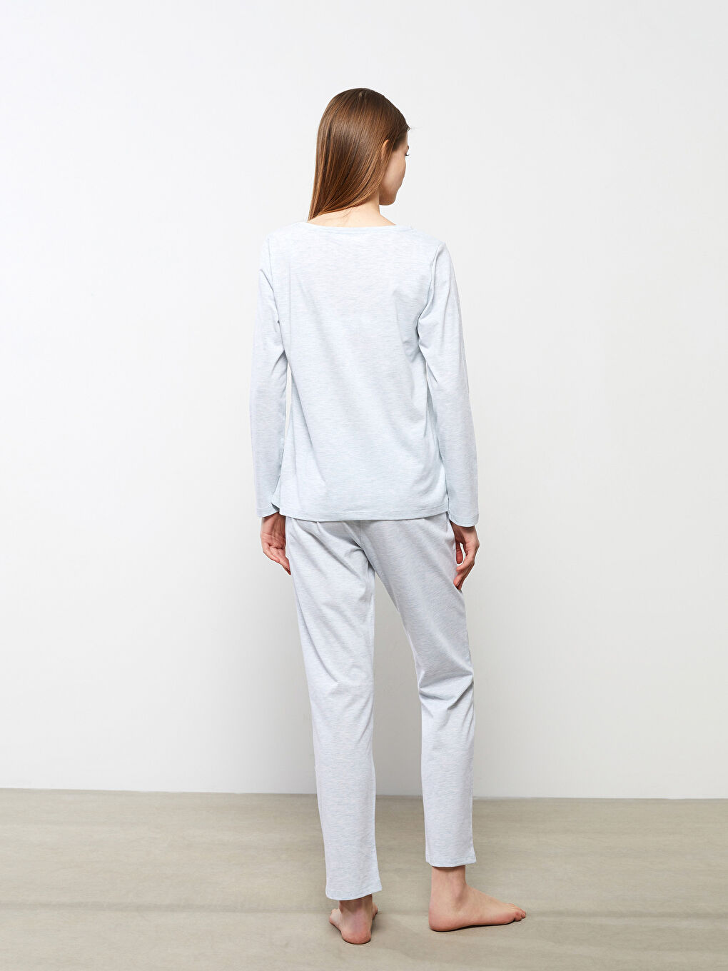 طقم بيجامة كم طويل سادة بياقة دائرية للسيدات-3