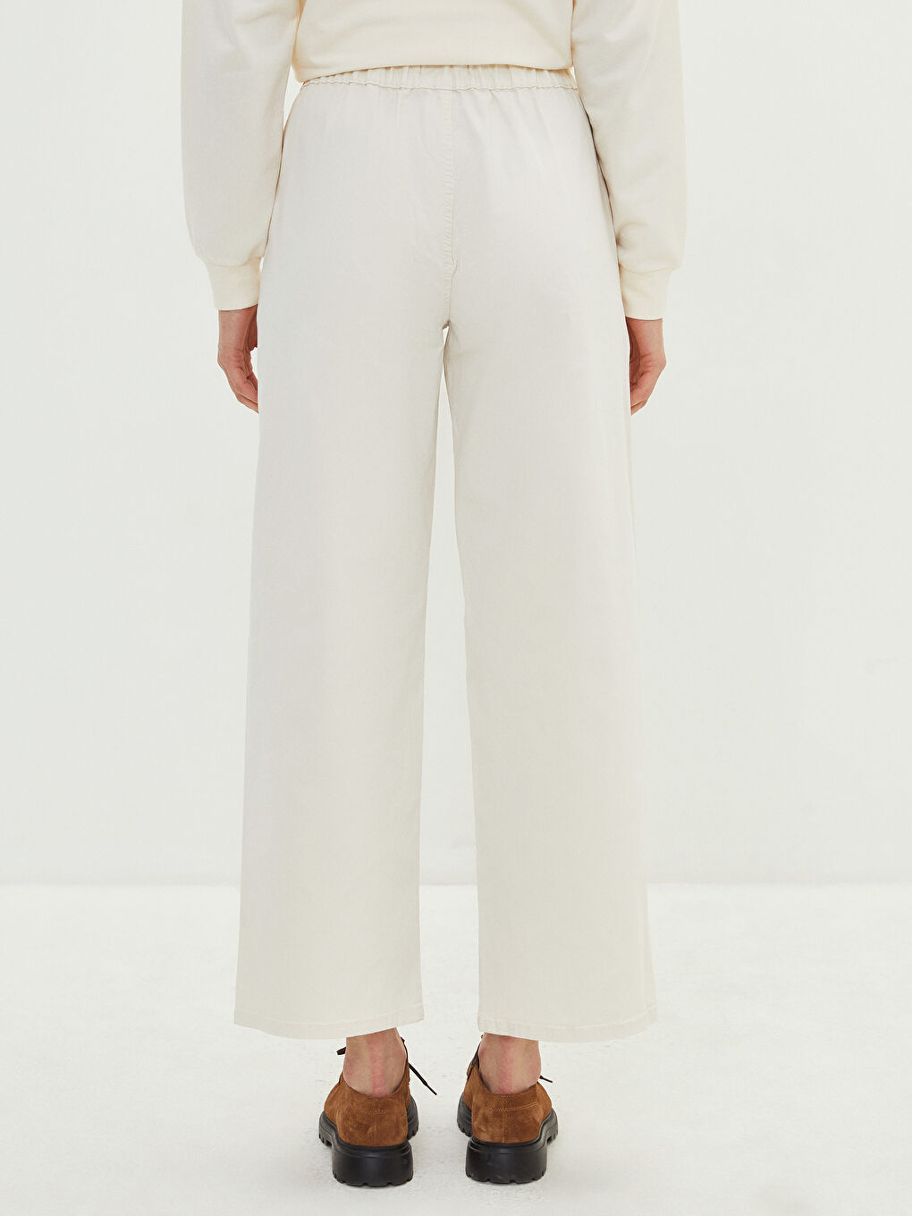 Elastic Waist Comfortable Fit Straight Pocket Detailed Gabardine Women's Trousers-3