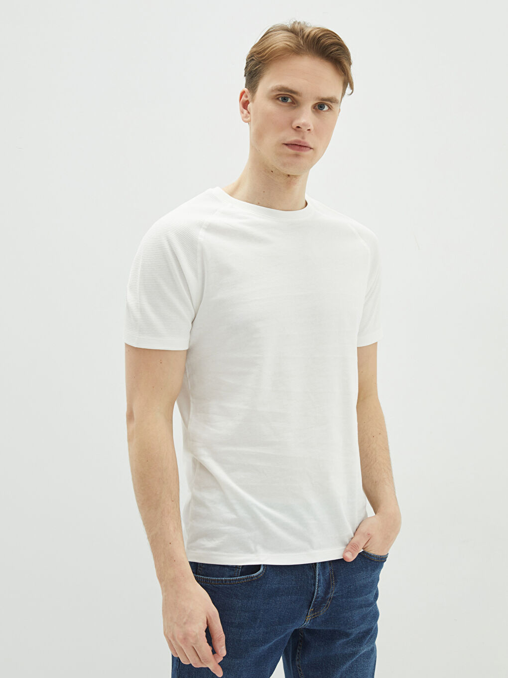 Ekru Bisiklet Yaka Kısa Kollu Erkek Tişört-1