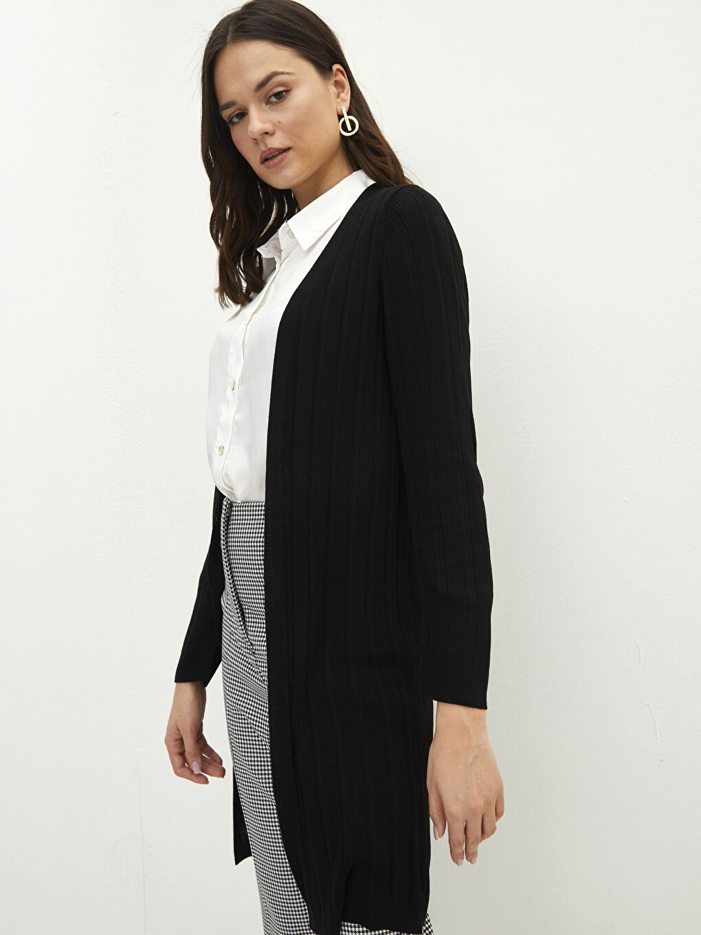 Siyah Şal Yaka Düz Uzun Kollu Kadın Triko Hırka