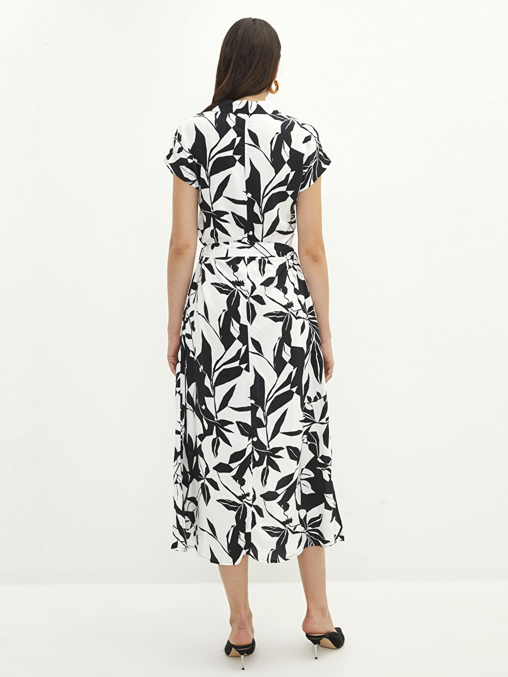 Siyah Çiçekli Kısa Kollu Viskon Kadın Gömlek Elbise-4