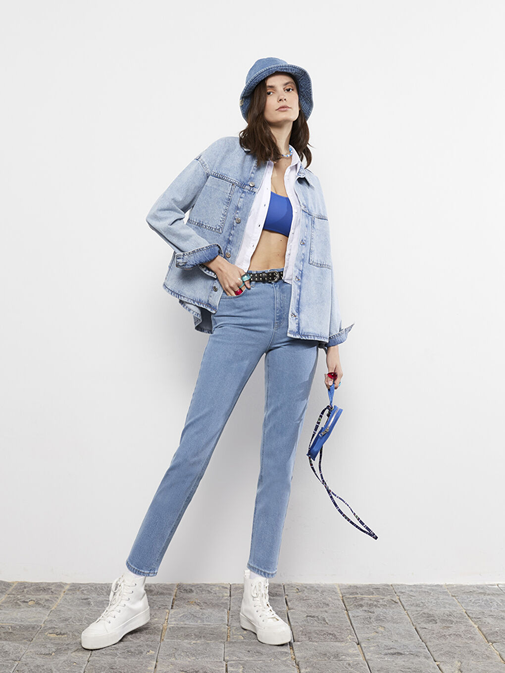 Жоғары бел тар пішім родео джинс шалбар әйелдерге қалта деталімен