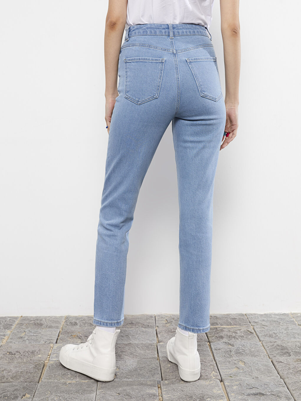 Жоғары бел тар пішім родео джинс шалбар әйелдерге қалта деталімен-4