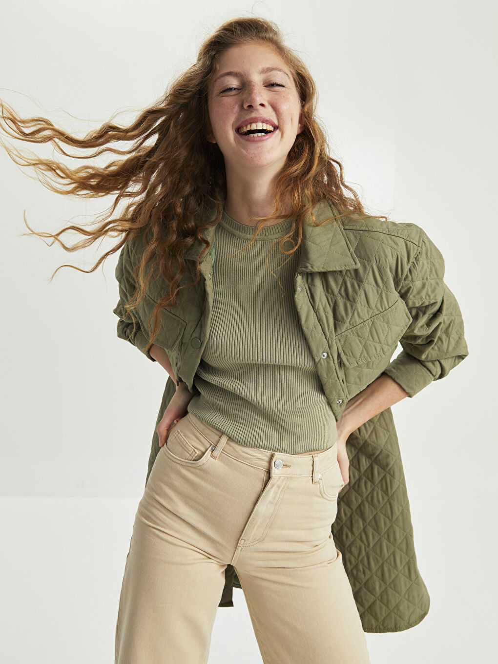 Yeşil Gömlek Yaka Kapitone Desenli Uzun Kollu Kadın Mont