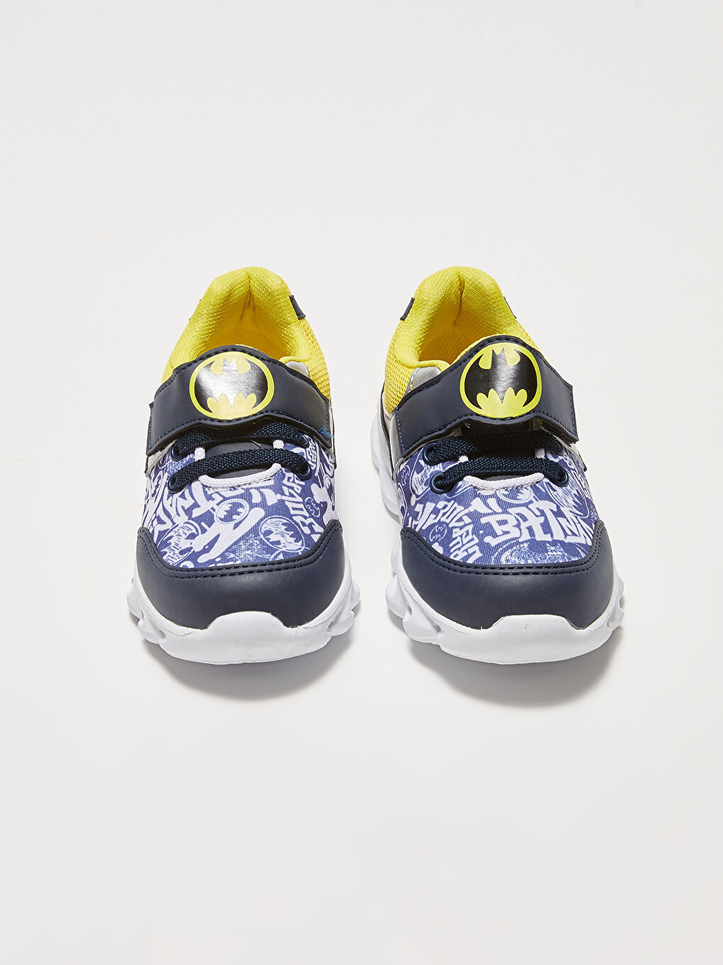 LC Waikiki Batman Licensed Velcro Thick Sole Boy Sports Shoes -S2BP35Z4-CRP
