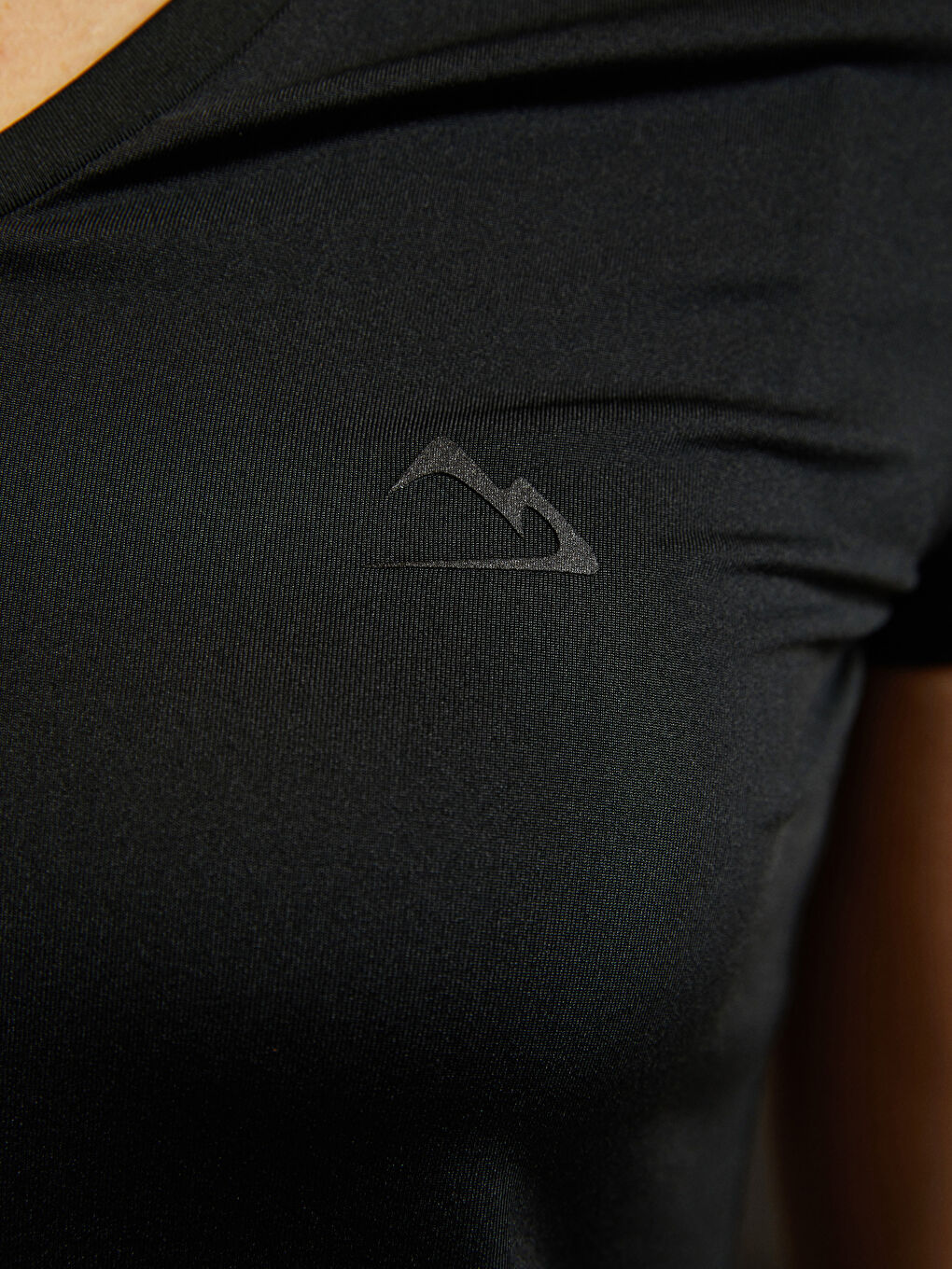 تيشيرت خارجي مطبوع بياقة على شكل حرف V وكم قصير للسيدات-2