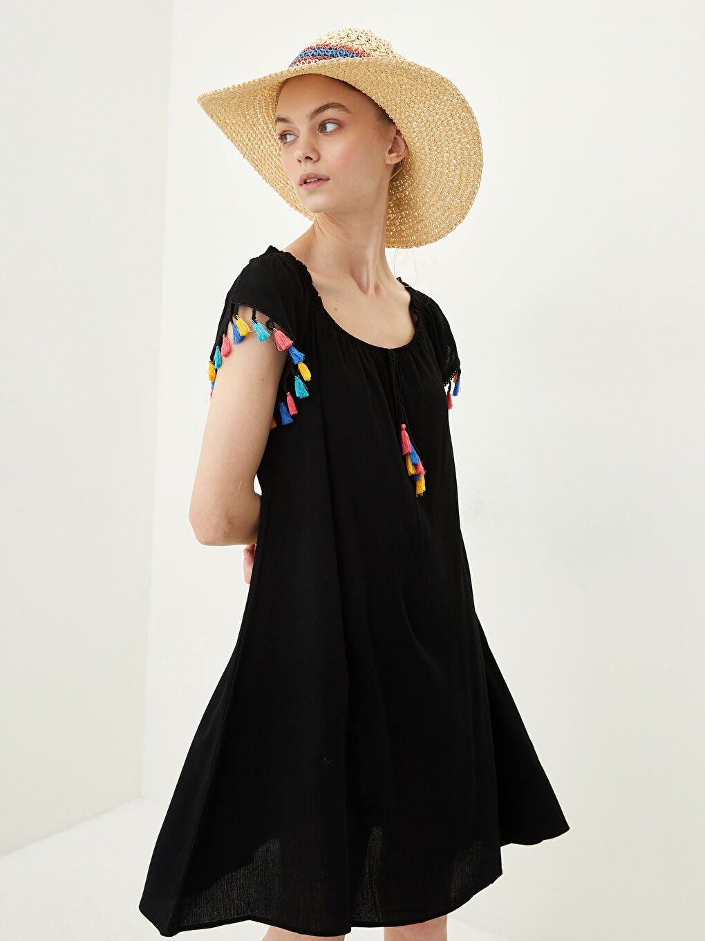 Siyah Kayık Yaka Düz Kısa Kollu Viskon Kadın Plaj Elbisesi