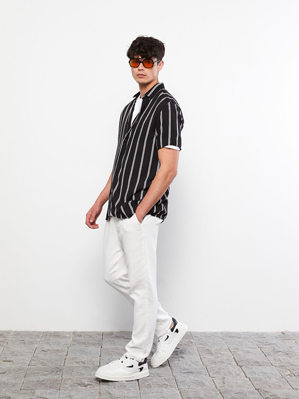 Regulär Geschnittenes Kurzarm Gestreiftes Popeline Herrenhemd-1