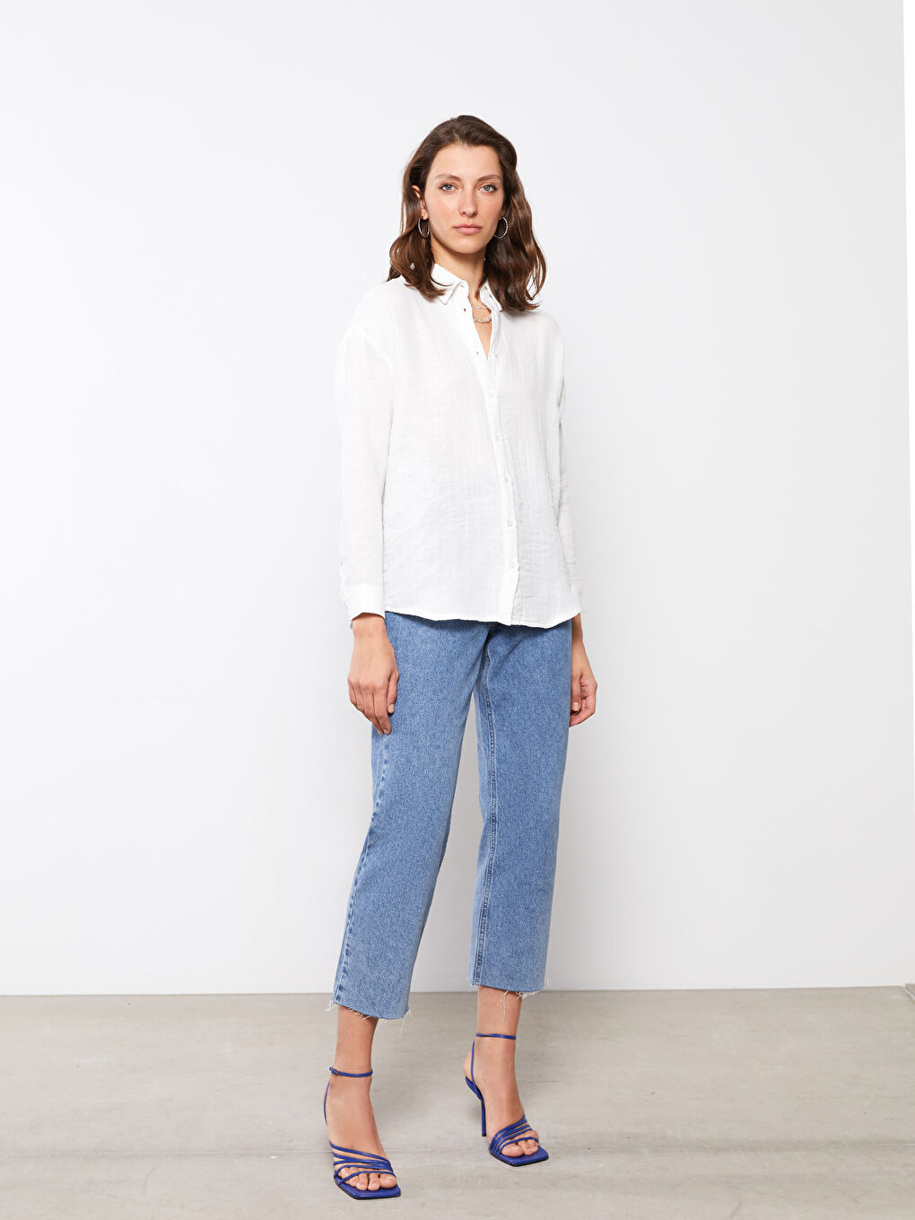 Ekru Önden Düğme Kapamalı Düz Uzun Kollu Kadın Gömlek-3