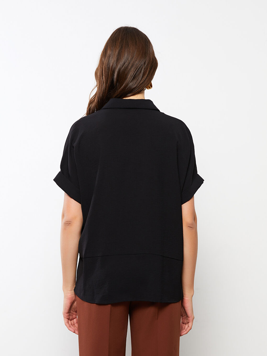 Chemise Femme à Manches Courtes Droite avec Fermeture à Boutons sur le Devant-4