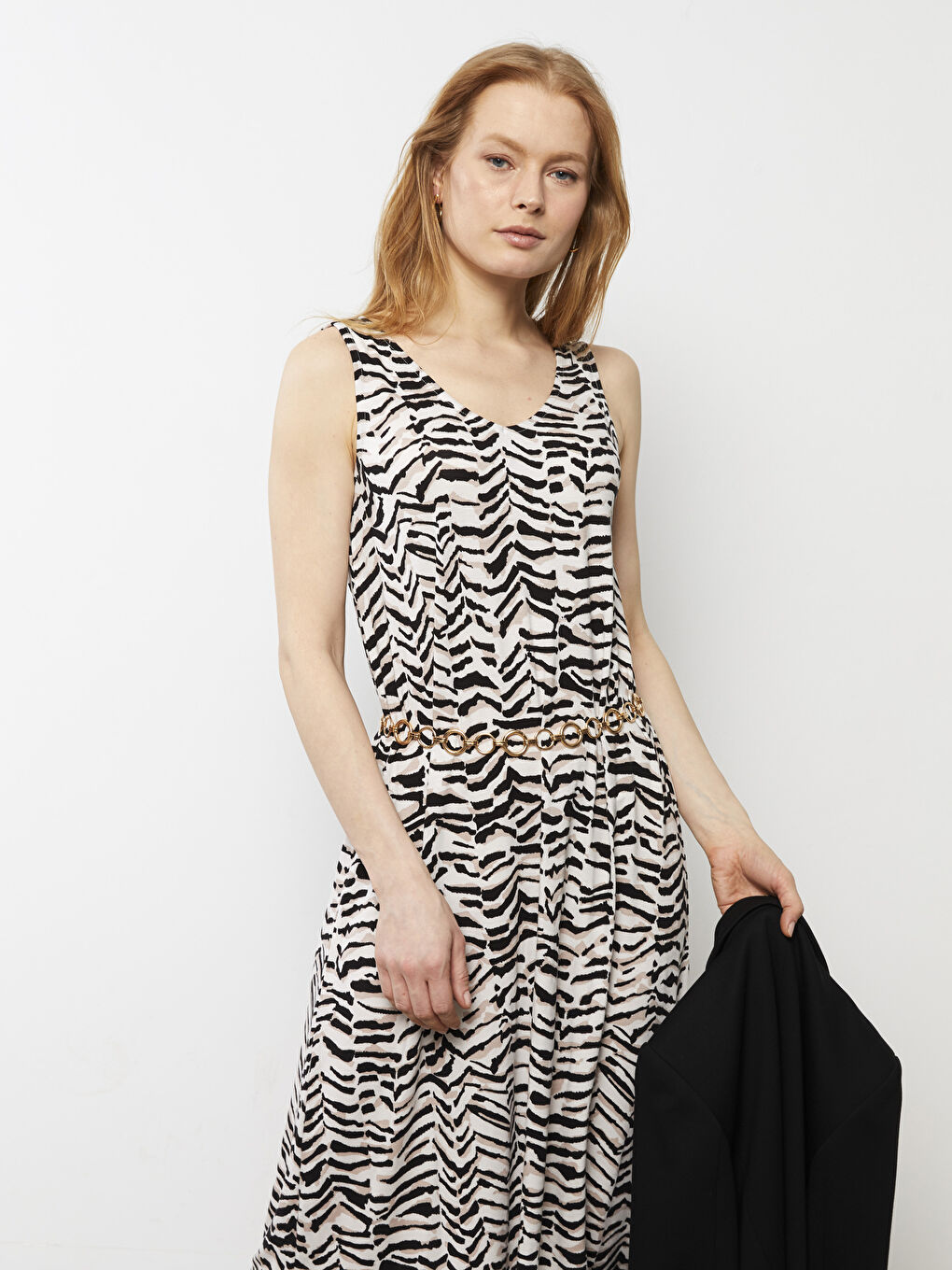 Bej Kadın V Yaka Desenli Kolsuz Elbise-2