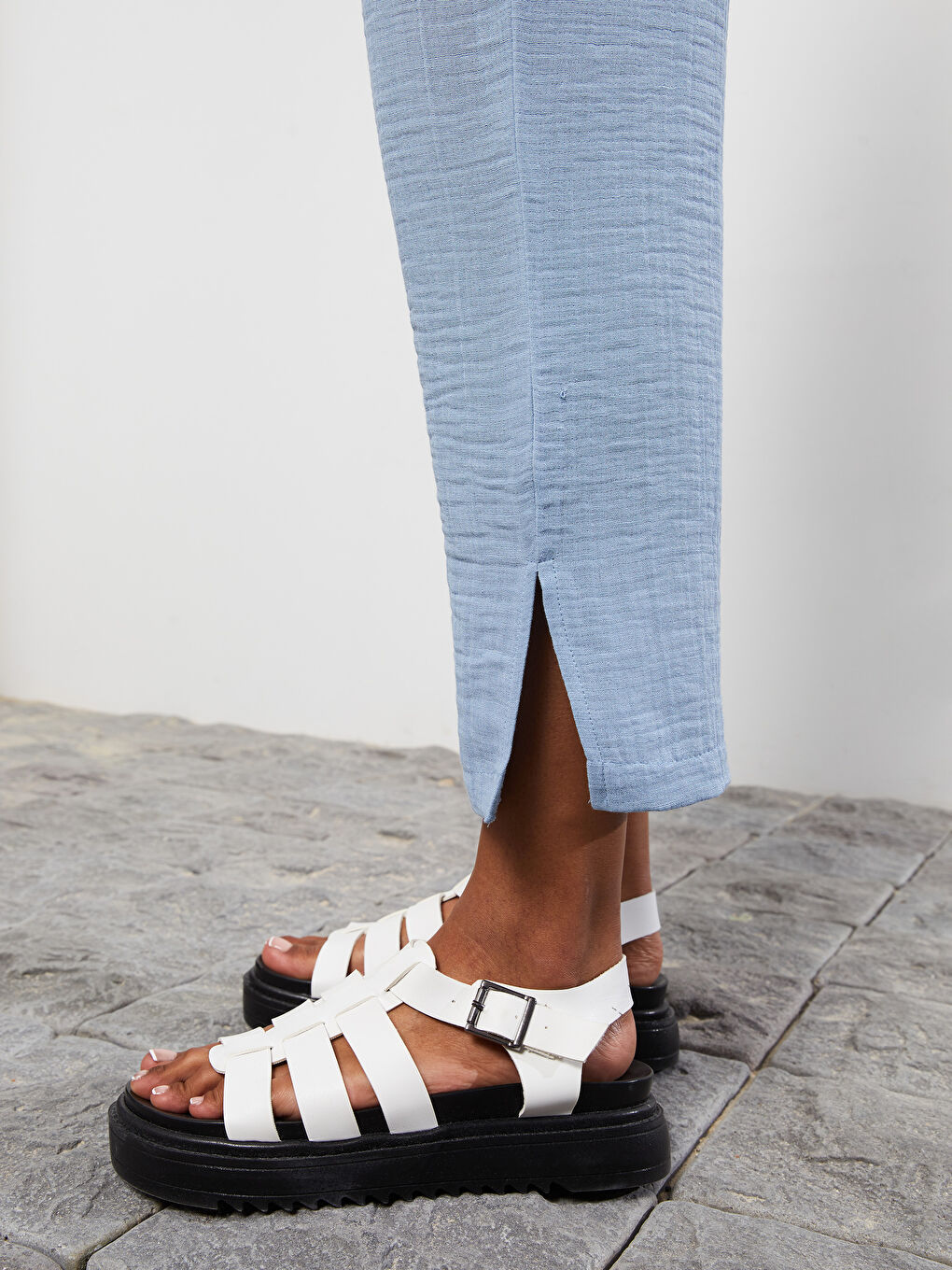 Elastic Waist Comfortable Fit Straight Pocket Women's Trousers Detailed-4