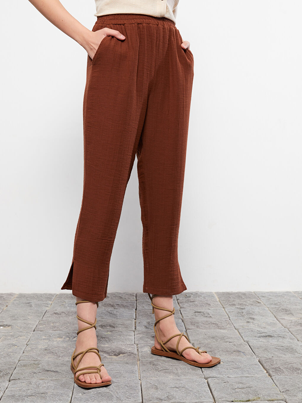 Elastic Waist Comfortable Fit Straight Pocket Women's Trousers Detailed-3