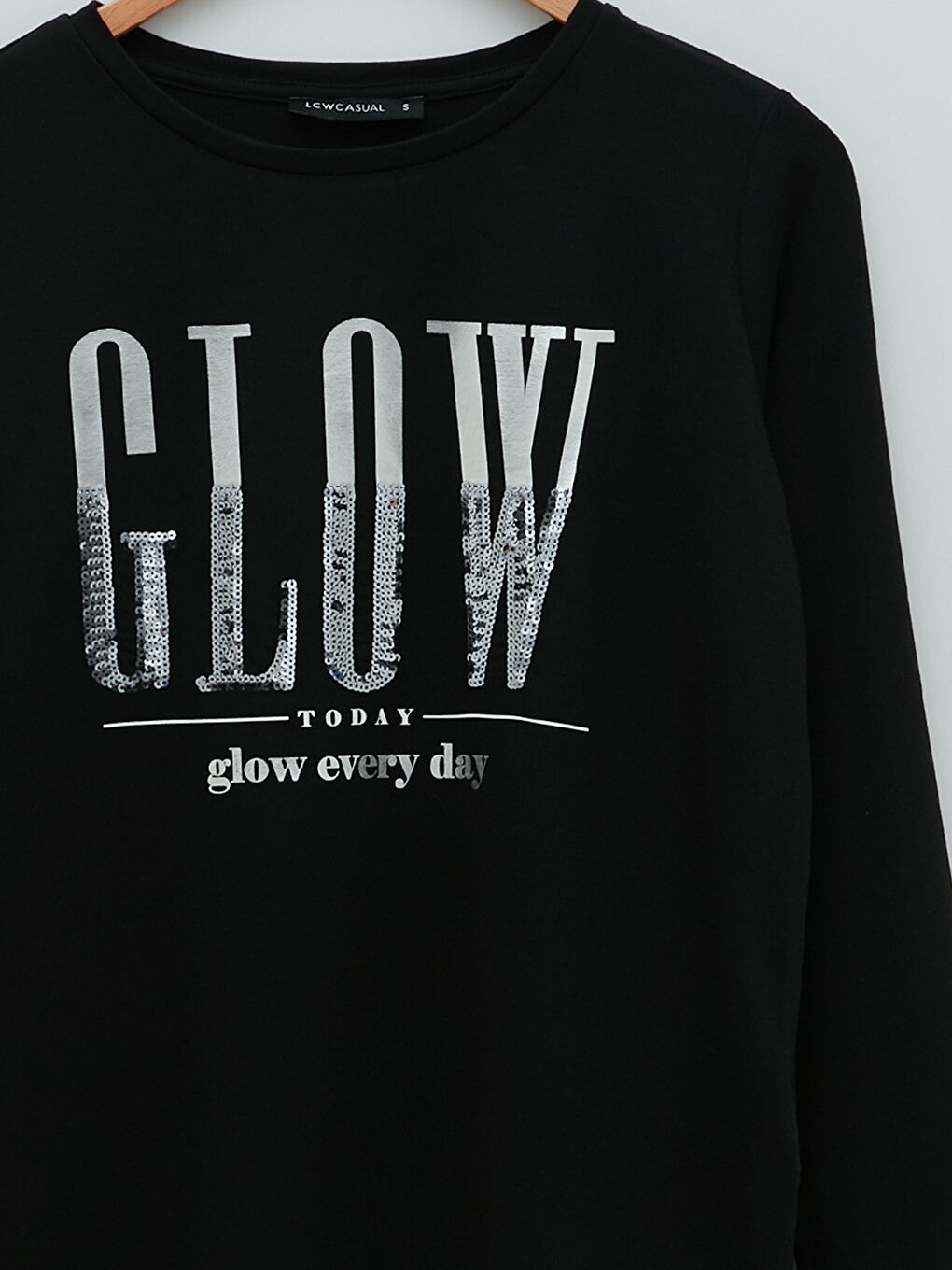 әйелдерге арналған ұзын жеңді дөңгелек жағалы әріп принтті футболка-5
