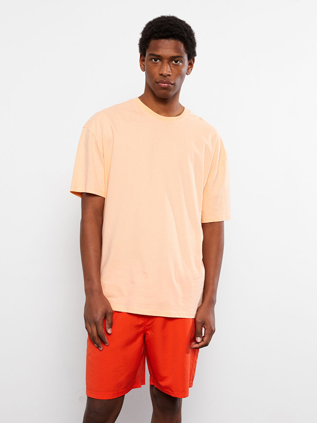 شورت سباحة أساسي بطول الركبة للرجال-1