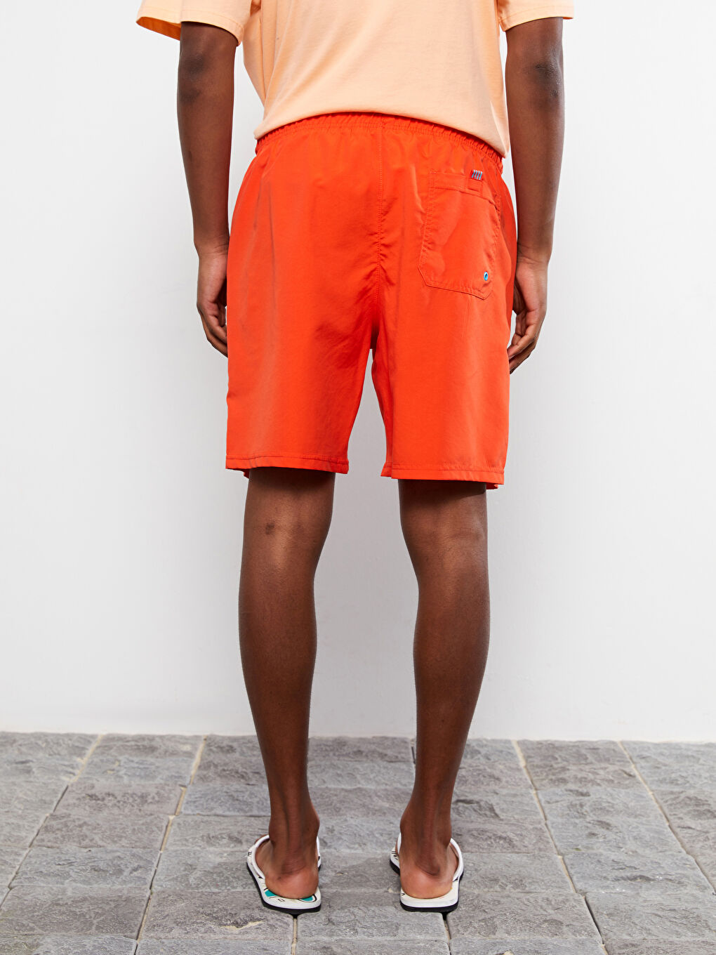 شورت سباحة أساسي بطول الركبة للرجال-4