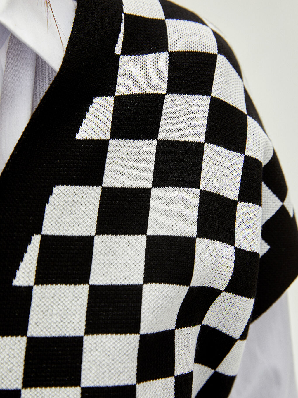 LC Waikiki V Neck Plaid Women's Knitwear Waistcoat -S2BR36Z8-CVL