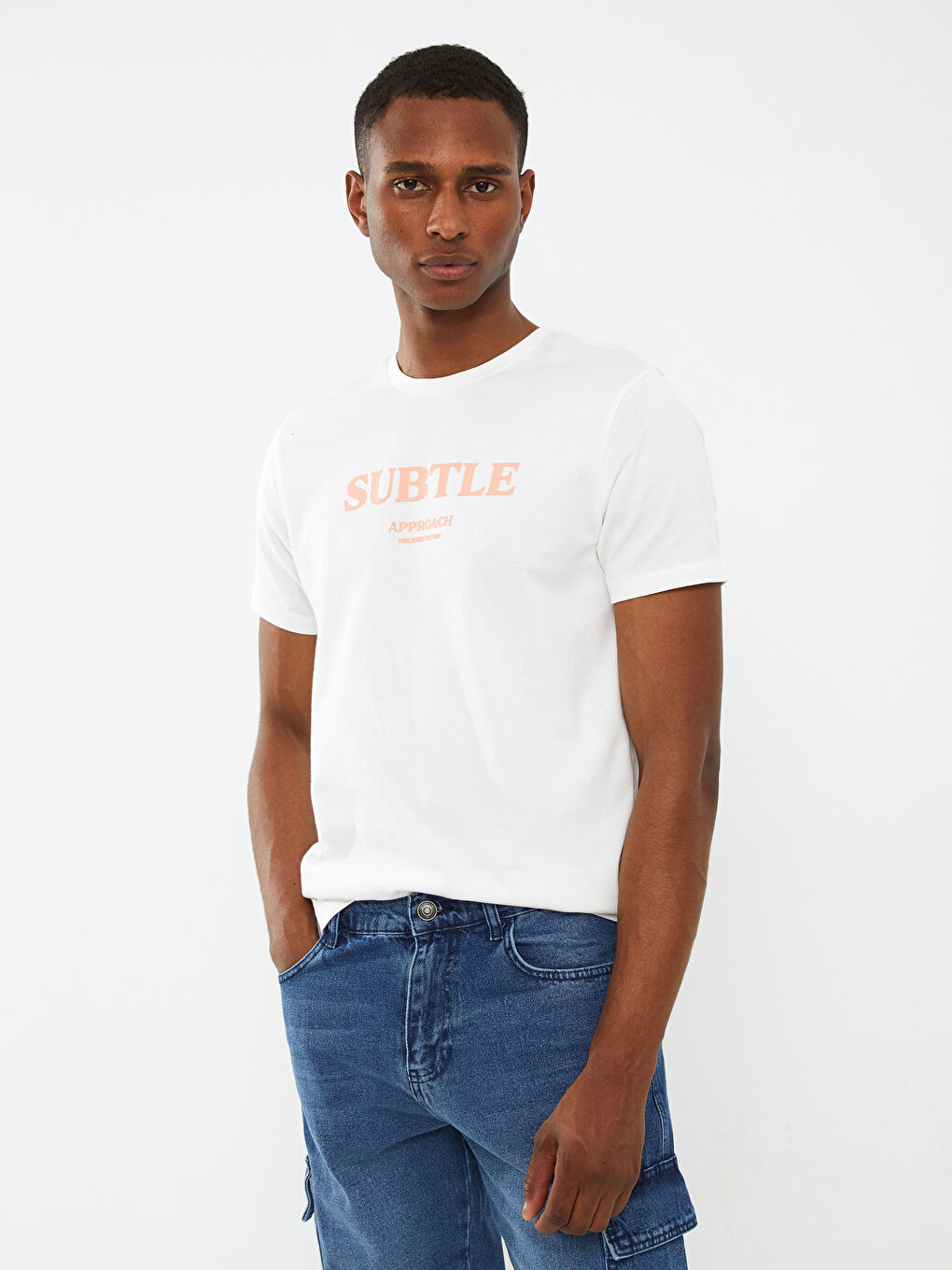 تيشيرت رجالي ياقة دائرية كم قصير مطبوع قطن ممشط