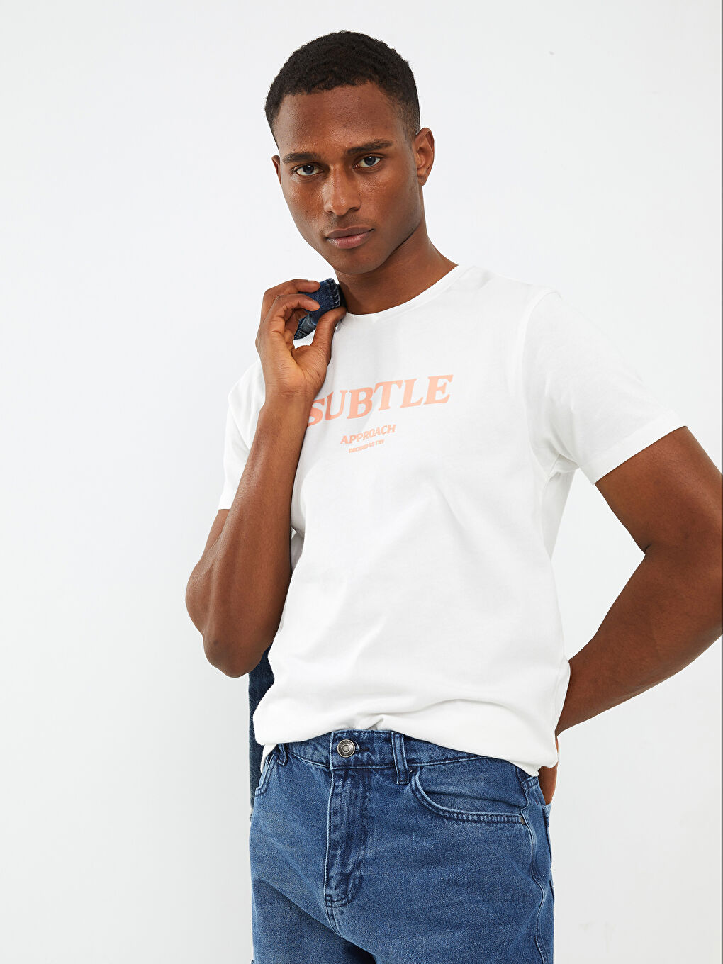 تيشيرت رجالي ياقة دائرية كم قصير مطبوع قطن ممشط-1