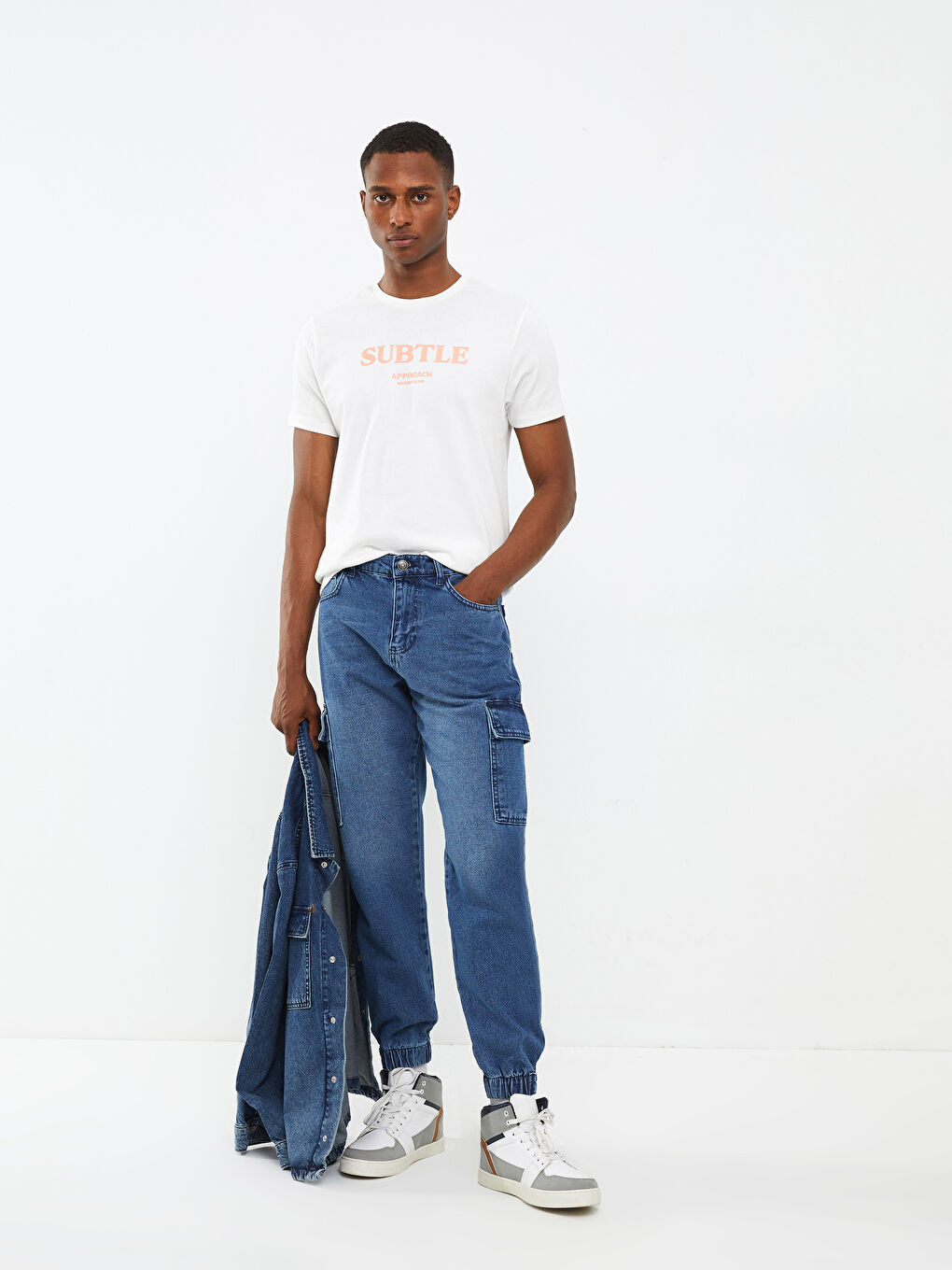 تيشيرت رجالي ياقة دائرية كم قصير مطبوع قطن ممشط-2