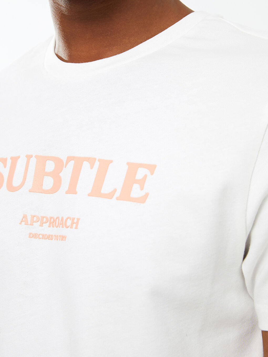 تيشيرت رجالي ياقة دائرية كم قصير مطبوع قطن ممشط-3