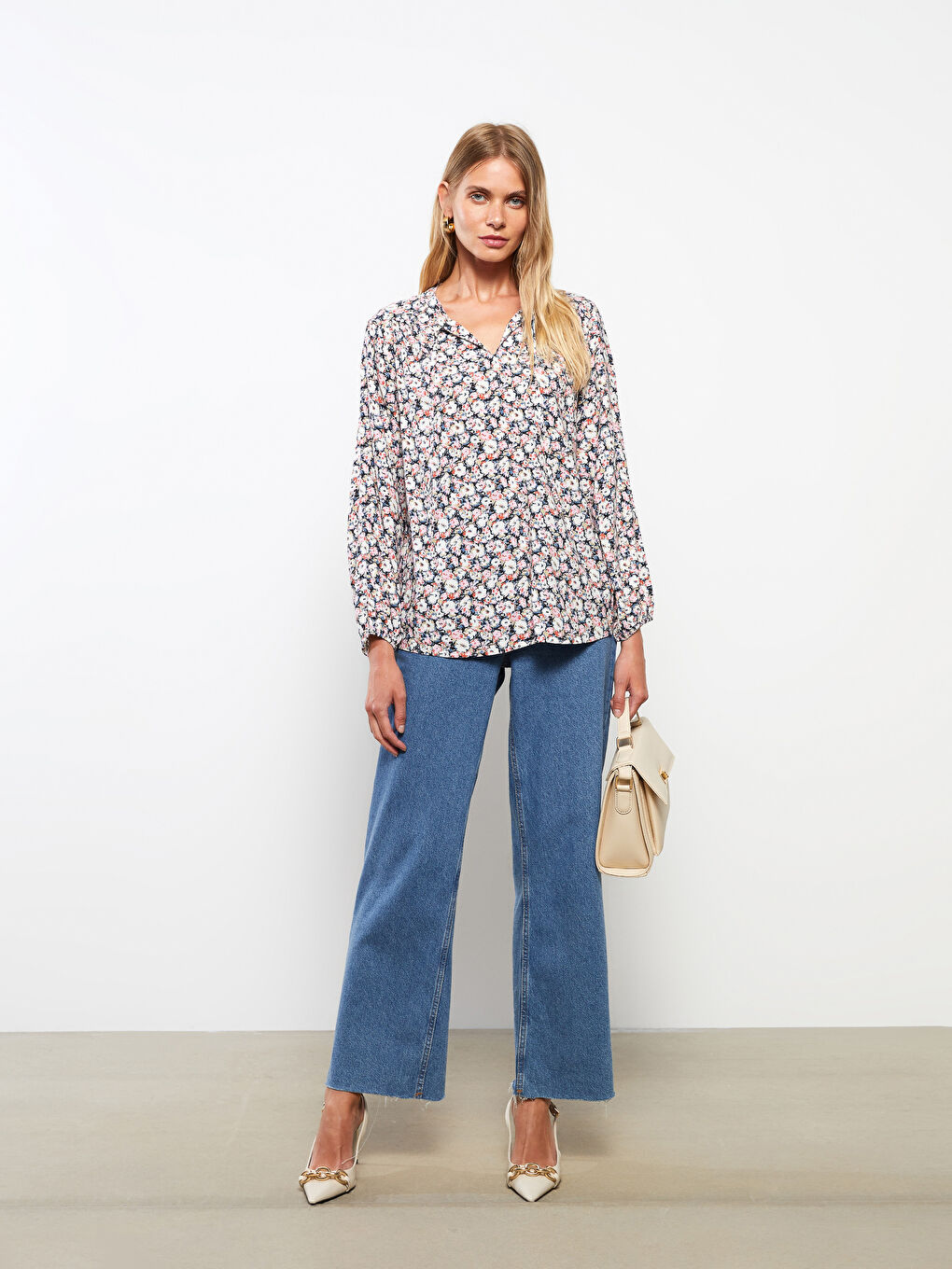 LCWAIKIKI Classic Tie Collar Floral Long Sleeve Viscose Women's Blouse -S2BR88Z8-LT4