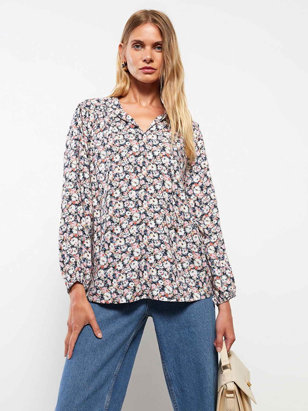 LCWAIKIKI Classic Tie Collar Floral Long Sleeve Viscose Women's Blouse -S2BR88Z8-LT4