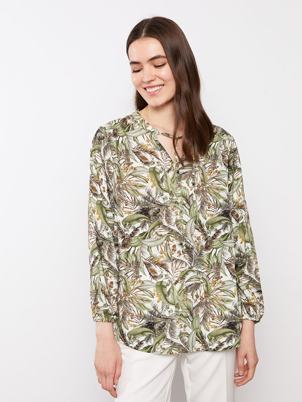 Yeşil Bağlamalı Yaka Çiçekli Uzun Kollu Viskon Kadın Bluz-2