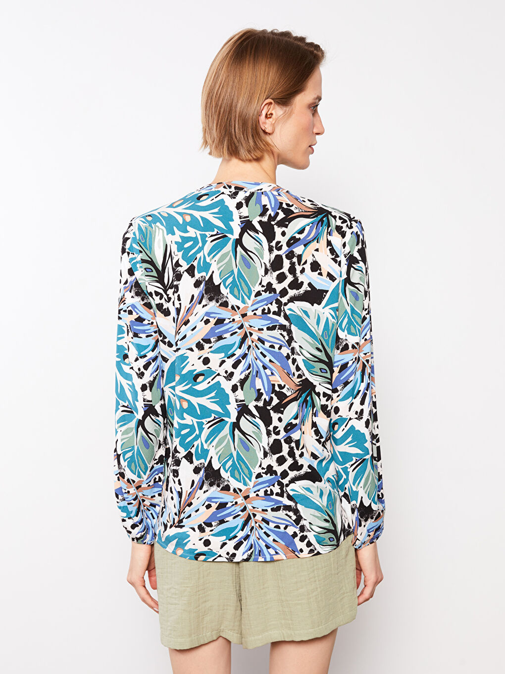 Haki Bağlamalı Yaka Çiçekli Uzun Kollu Viskon Kadın Bluz-4
