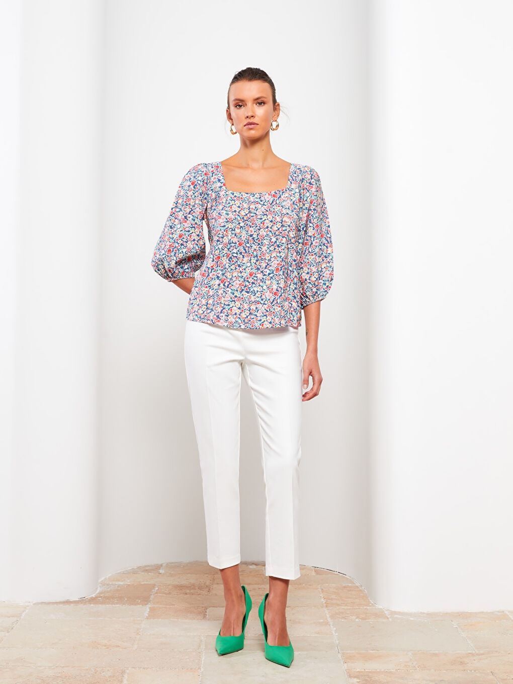 Square Collar Floral Women's Blouse-1
