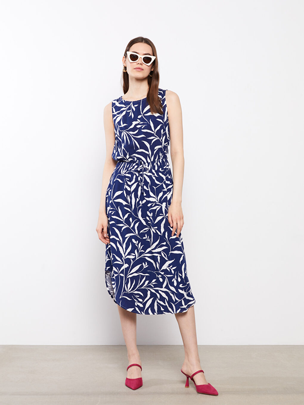 فستان نسائي بدون أكمام بياقة دائرية منقوش فيسكوز-1