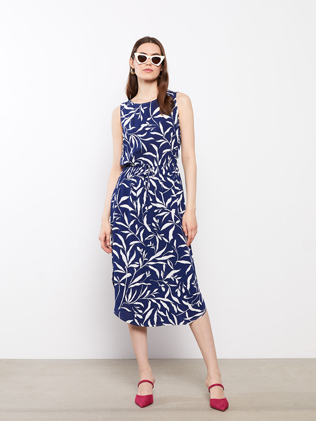 فستان نسائي بدون أكمام بياقة دائرية منقوش فيسكوز-2