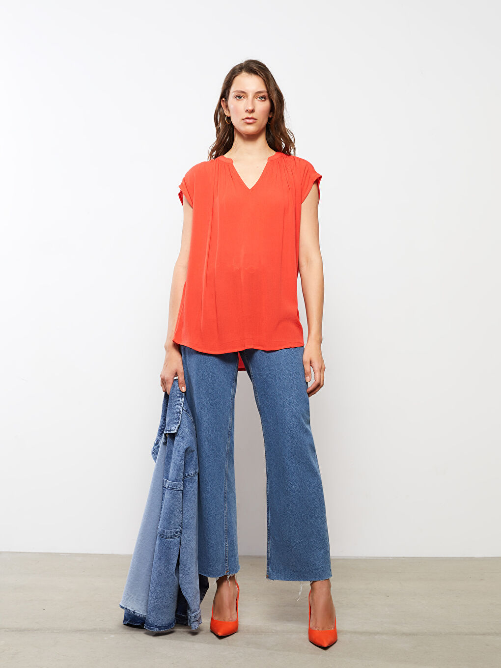 LC Waikiki Crew Neck Straight Short Sleeve Viscose Women's Blouse -S2BS85Z8-GWZ