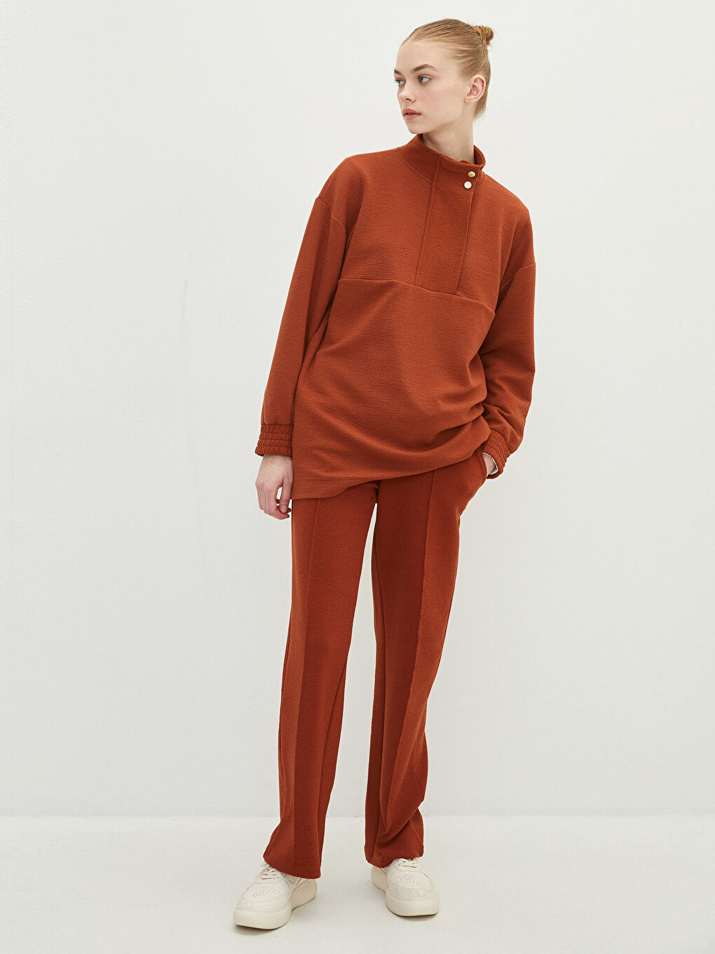 Kahverengi Beli Lastikli Düz Cep Detaylı Kadın Eşofman Altı-1